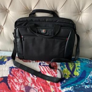 Wenger Swiss Army Laptop Computer Case Shoulder Bag Briefcase
